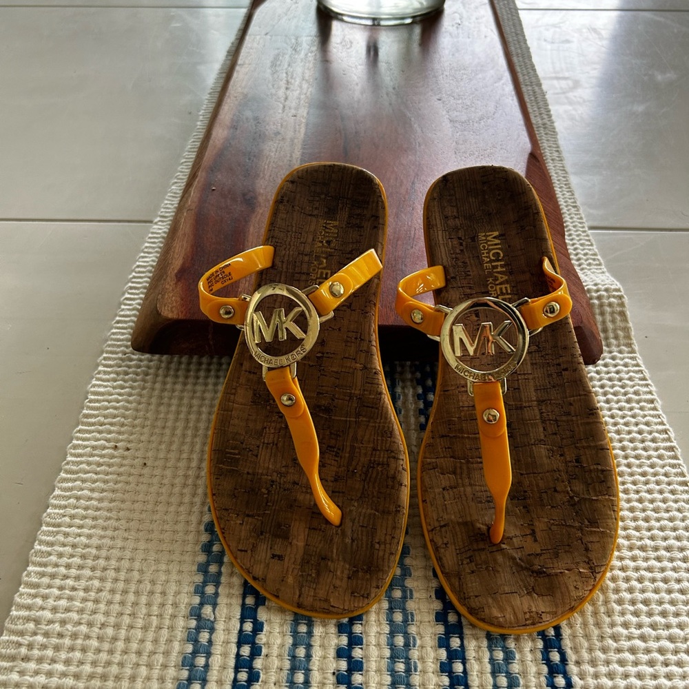MK MICHAEL KORS Sandals Yellow Gold Jelly Size 7 Cork Shoes